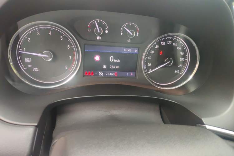 Used Buick LaCrosse 2021 652T Premium Edition Odometer Close Up