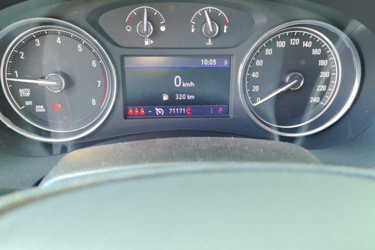 Used Buick LaCrosse 2021 652T Luxury Model Odometer Close Up