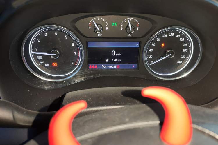 Used Buick LaCrosse 2021 652T Luxury Model Odometer Close Up