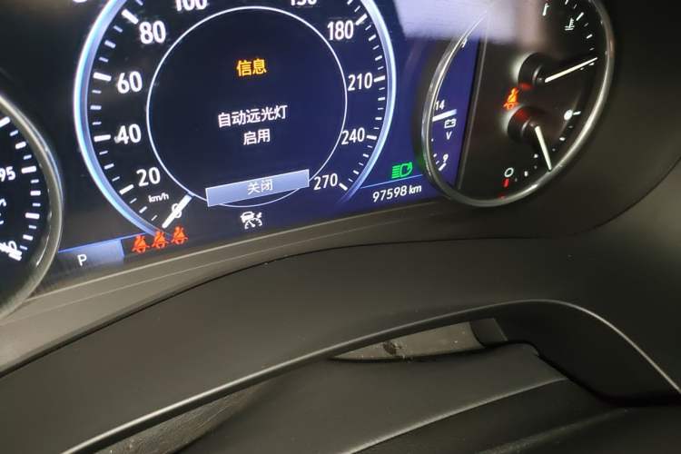 Used Buick LaCrosse 2021 652T Premium Edition Odometer Close Up
