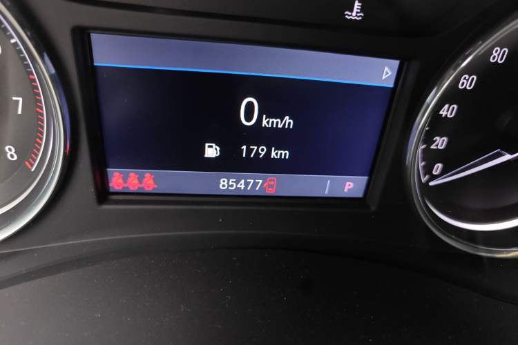Used Buick LaCrosse 2021 652T Luxury Model Odometer Close Up