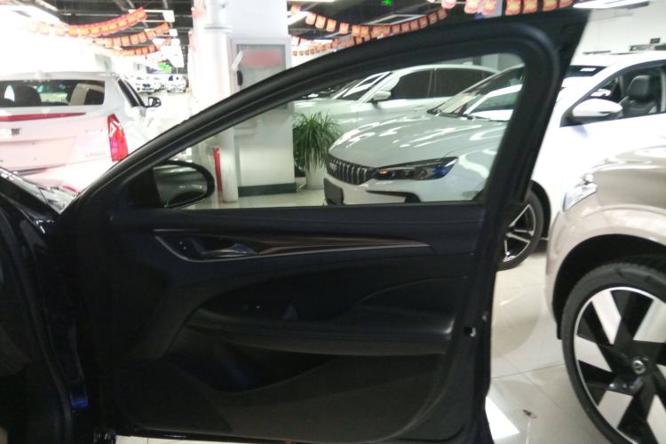 Used Buick LaCrosse 2021 652T Luxury Model Right Front Door Interior
