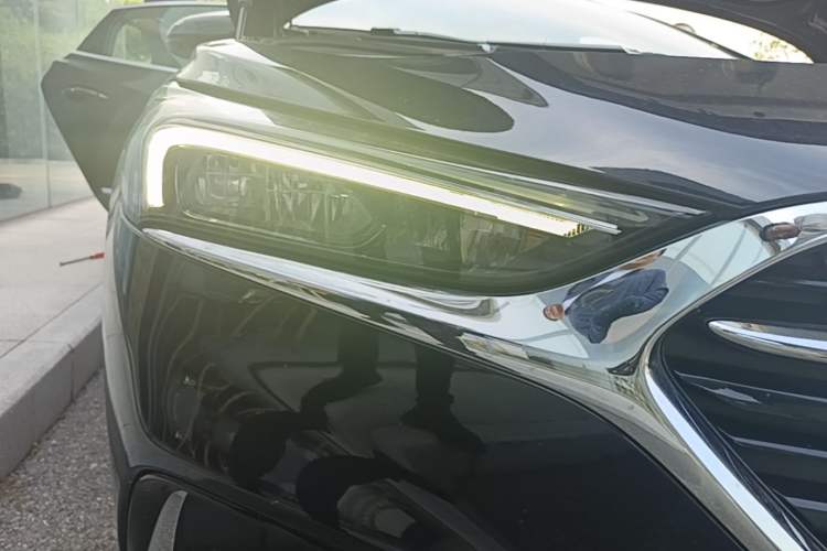 Used Buick LaCrosse 2021 552T Luxury Version Right Front Headlight