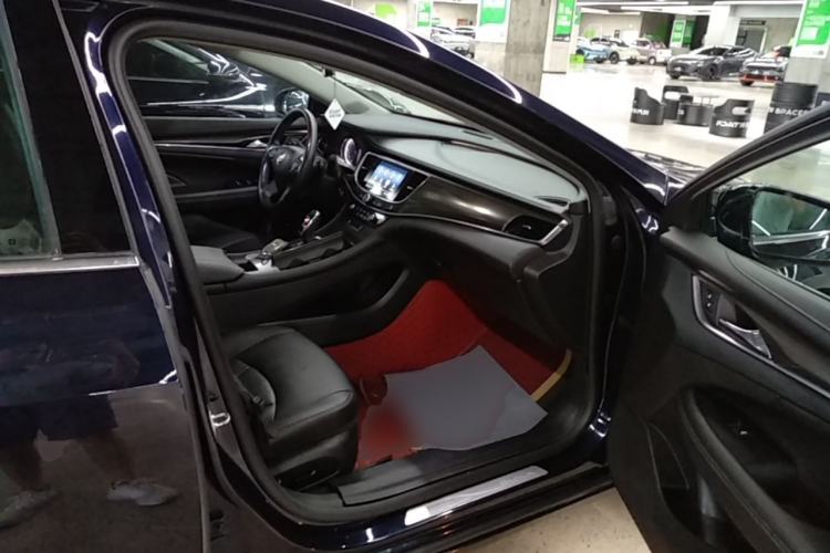 Used Buick LaCrosse 2021 552T Luxury Version Right Front Seat