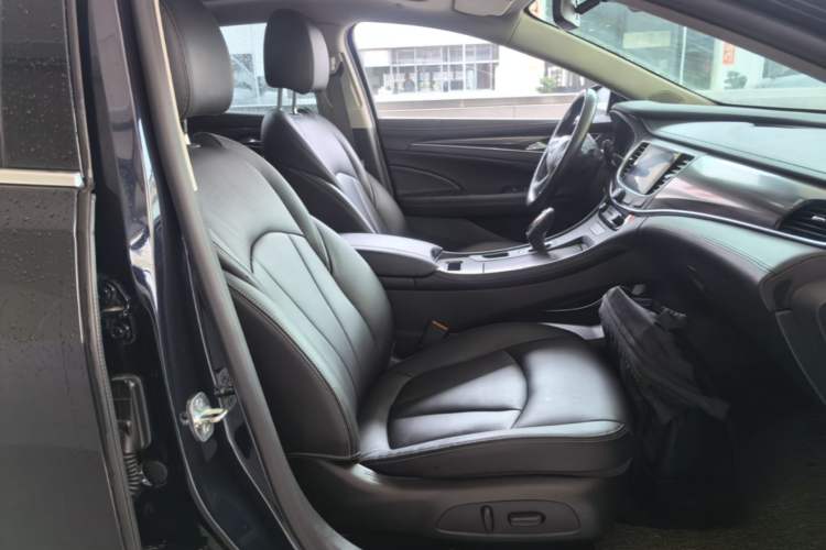 Used Buick LaCrosse 2021 652T Luxury Model Right Front Seat