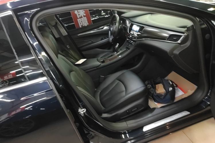 Used Buick LaCrosse 2021 552T Luxury Version Right Front Seat