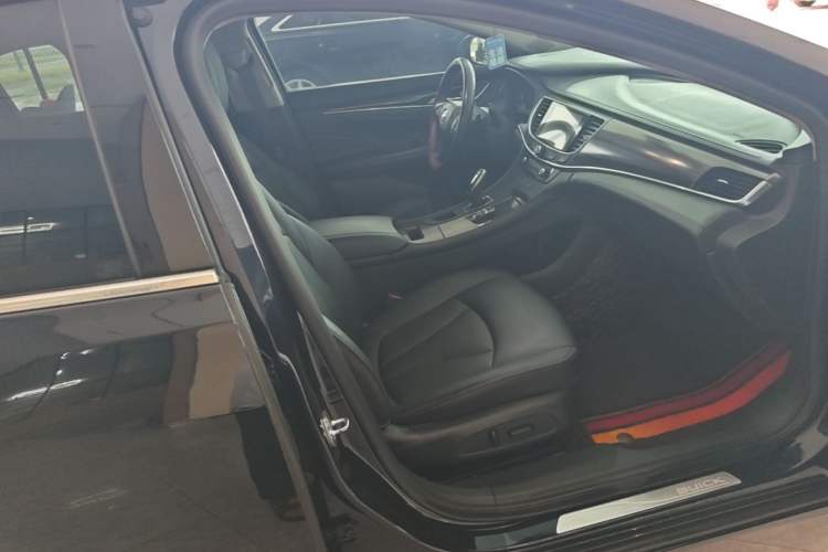 Used Buick LaCrosse 2021 652T Luxury Model Right Front Seat