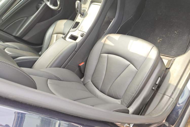 Used Buick LaCrosse 2021 652T Luxury Model Right Front Seat