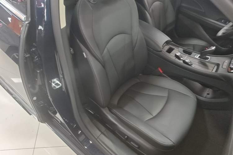 Used Buick LaCrosse 2021 652T Luxury Model Right Front Seat