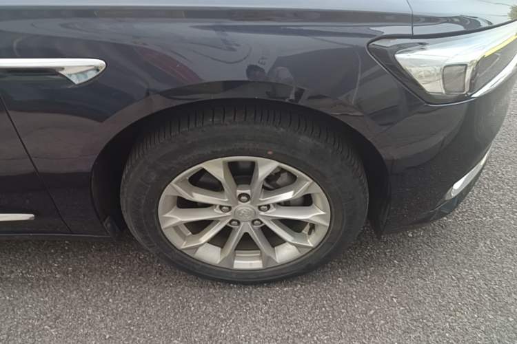 Used Buick LaCrosse 2021 552T Luxury Version Right Front Wheel Hub