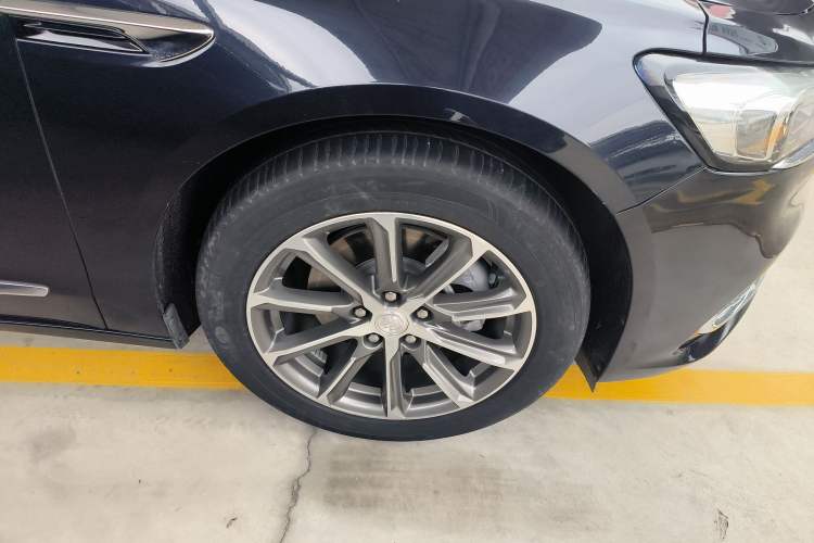 Used Buick LaCrosse 2021 652T Luxury Model Right Rear Wheel Hub