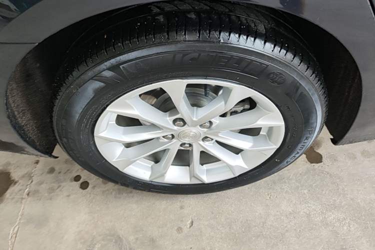 Used Buick LaCrosse 2021 552T Luxury Version Right Rear Wheel Hub