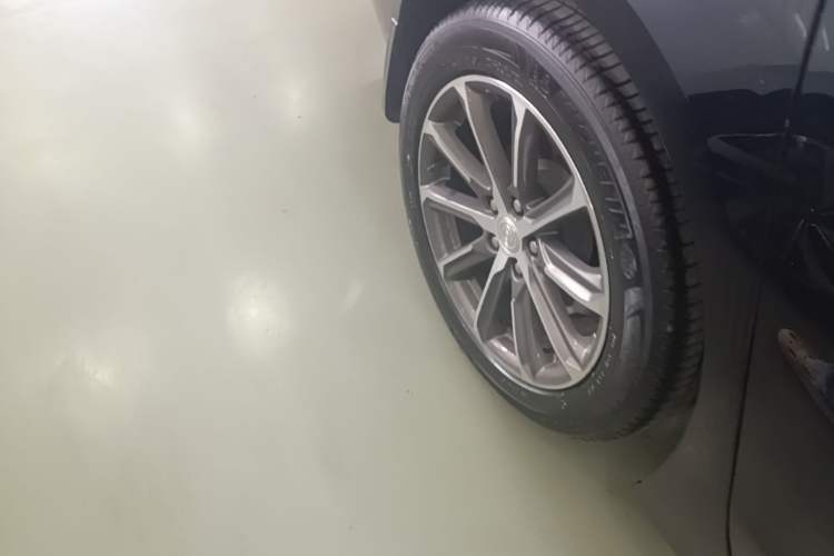 Used Buick LaCrosse 2021 652T Luxury Model Right Rear Wheel Hub