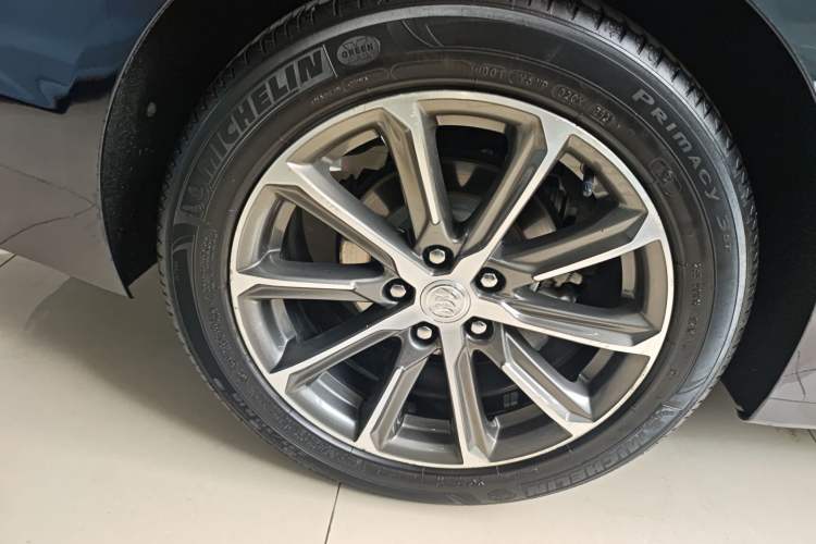 Used Buick LaCrosse 2021 652T Luxury Model Right Rear Wheel Hub