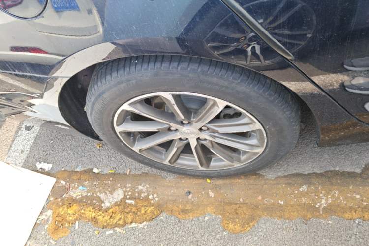 Used Buick LaCrosse 2021 652T Luxury Model Right Rear Wheel Hub