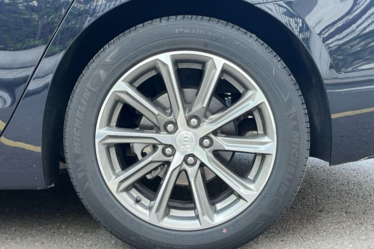 Used Buick LaCrosse 2021 652T Luxury Model Right Rear Wheel Hub