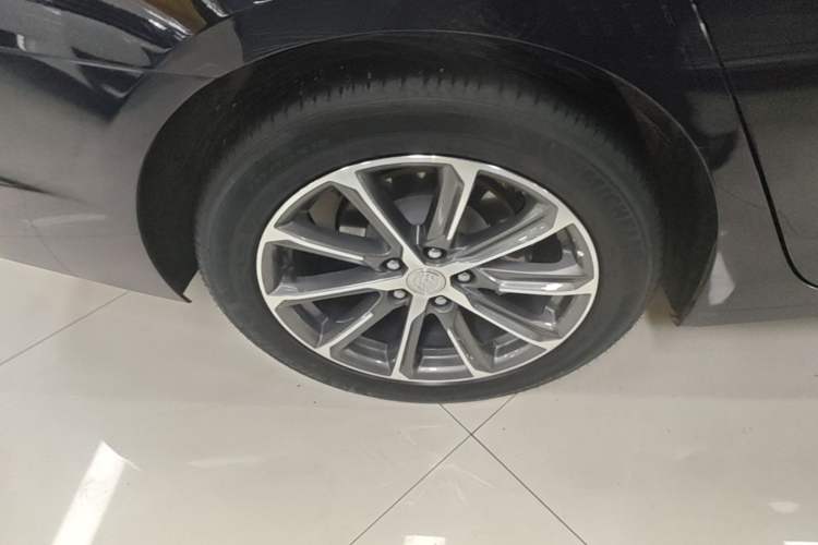 Used Buick LaCrosse 2021 652T Luxury Model Right Rear Wheel Hub
