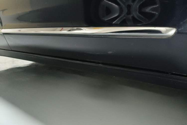 Used Buick LaCrosse 2021 652T Luxury Model Right Side Sill