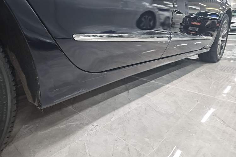 Used Buick LaCrosse 2021 652T Luxury Model Right Side Sill