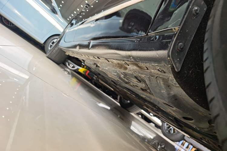 Used Buick LaCrosse 2021 652T Luxury Model Right Side Sill