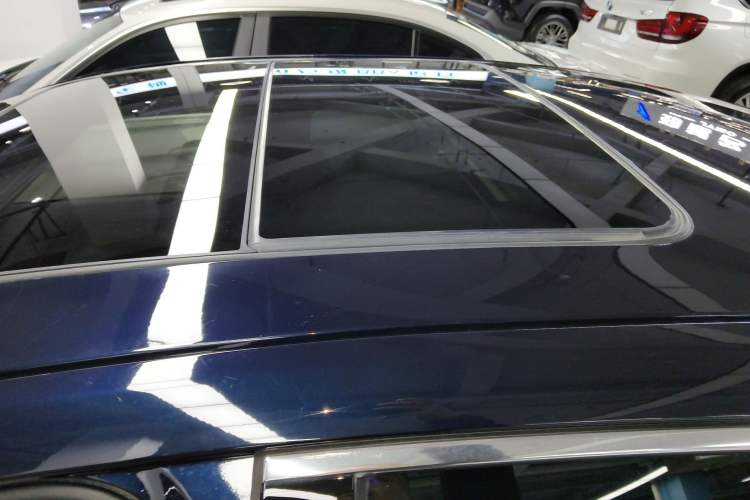 Used Buick LaCrosse 2021 652T Luxury Model Roof