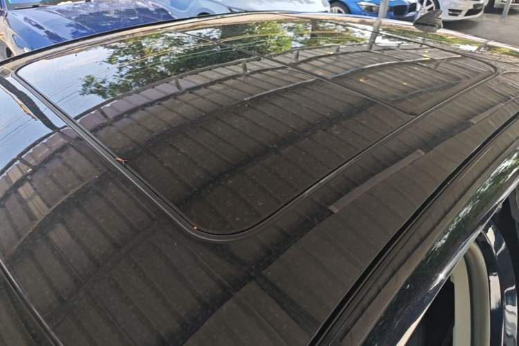 Used Buick LaCrosse 2021 652T Luxury Model Roof