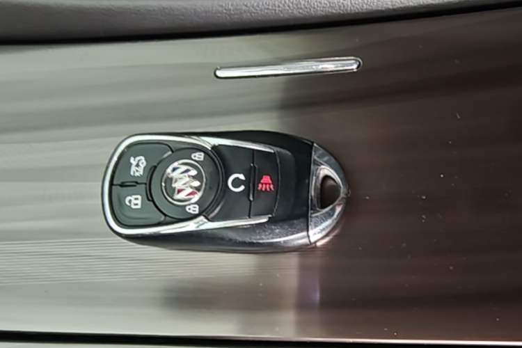 Used Buick LaCrosse 2021 652T Luxury Model Vehicle Key