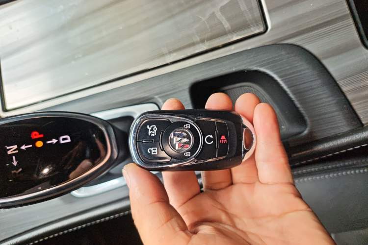 Used Buick LaCrosse 2021 652T Luxury Model Vehicle Key