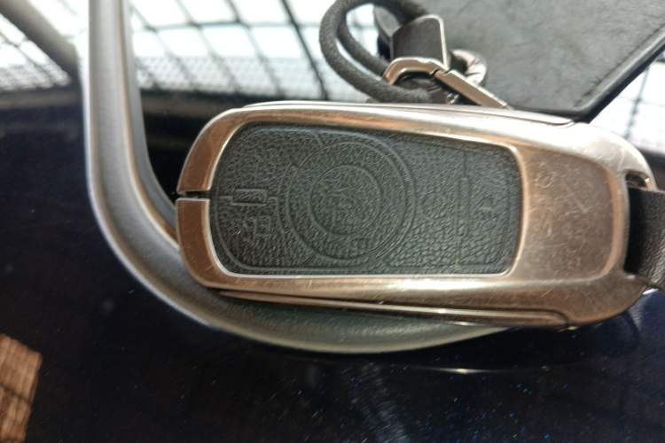Used Buick LaCrosse 2021 652T Luxury Model Vehicle Key