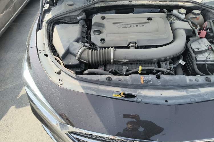 Used Buick LaCrosse 2021 Avenir Avia First-Edition Model Engine Bay Right
