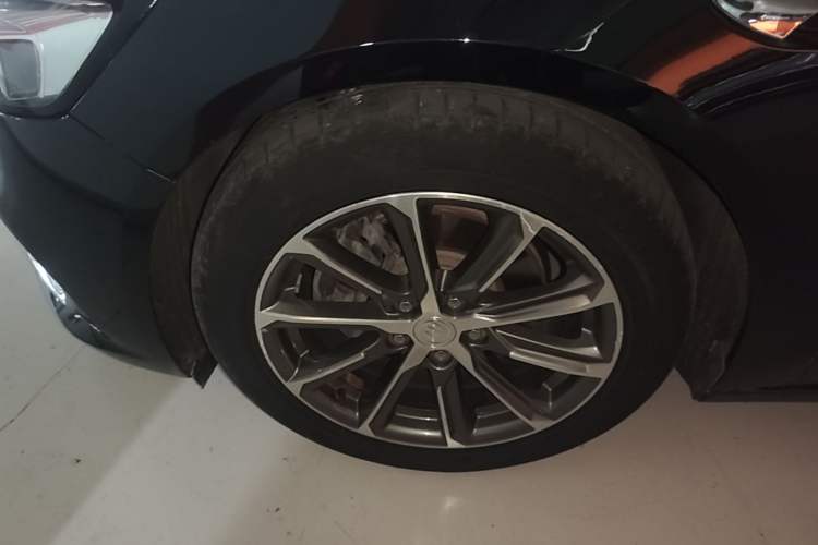 Used Buick LaCrosse 2021 652T Luxury Model Left Front Wheel Hub