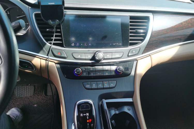 Used Buick LaCrosse 2021 652T Premium Edition Audio And AC Panel
