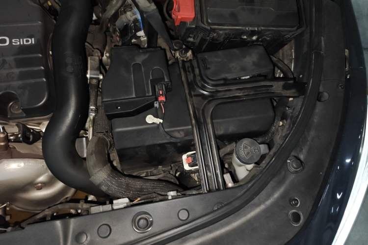 Used Buick LaCrosse 2021 552T Luxury Version Engine Bay Left