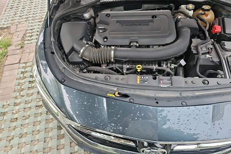 Used Buick LaCrosse 2021 652T Luxury Model Engine Bay Right