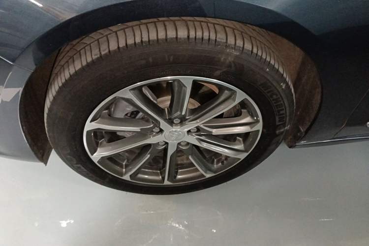 Used Buick LaCrosse 2021 652T Luxury Model Exterior 4