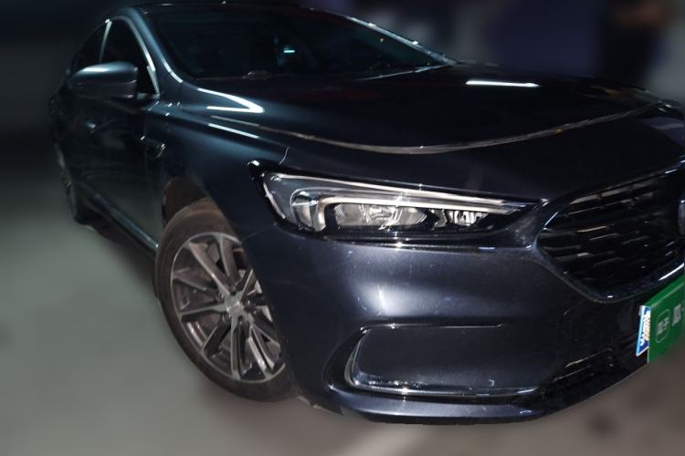 Used Buick LaCrosse 2021 652T Luxury Model Front Right 45 Deg