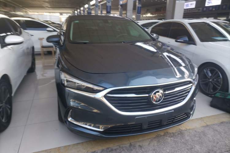 Used Buick LaCrosse 2021 652T Luxury Model Front Right 45 Deg