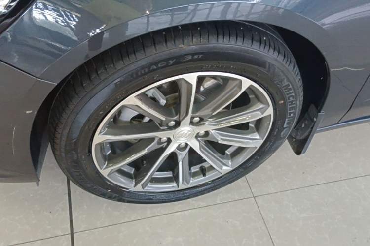 Used Buick LaCrosse 2021 652T Luxury Model Left Front Wheel Hub
