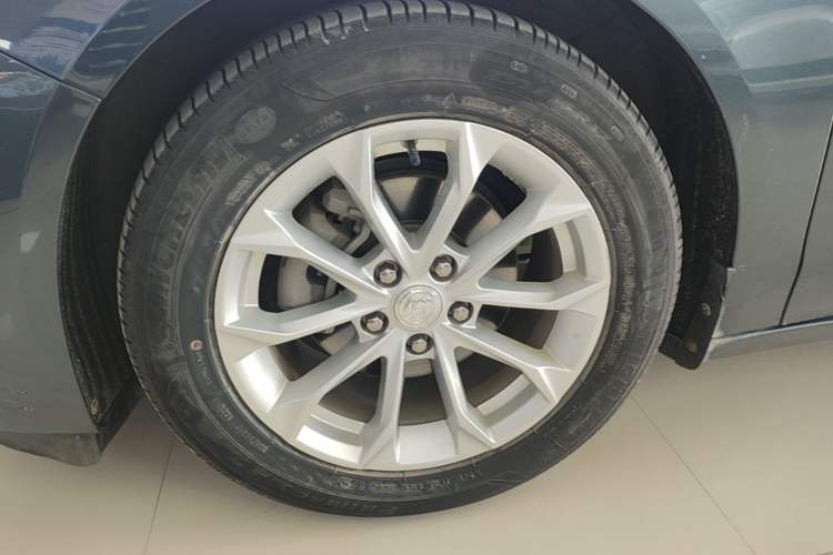 Used Buick LaCrosse 2021 552T Luxury Version Left Front Wheel Hub