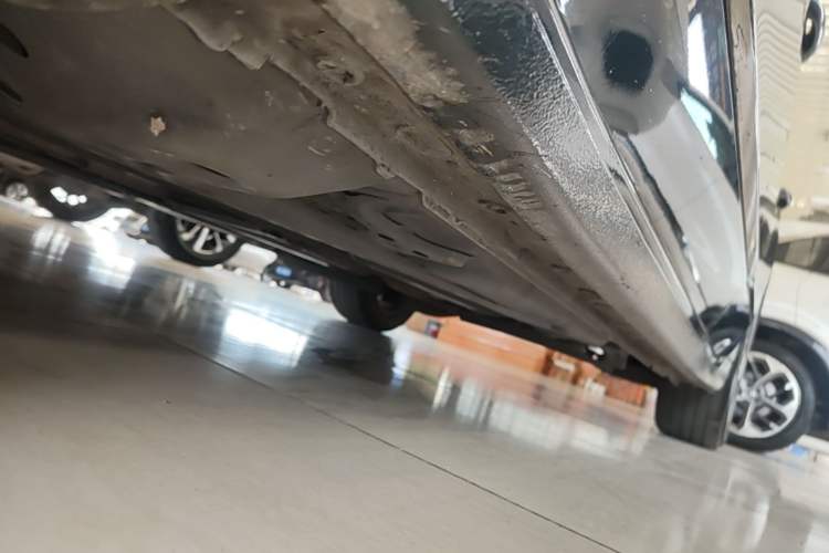Used Buick LaCrosse 2021 552T Luxury Version Left Side Sill