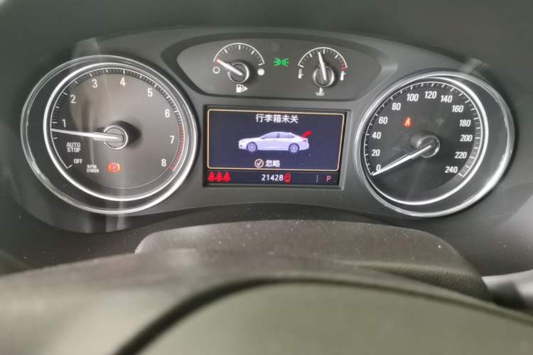 Used Buick LaCrosse 2021 552T Luxury Version Odometer Close Up