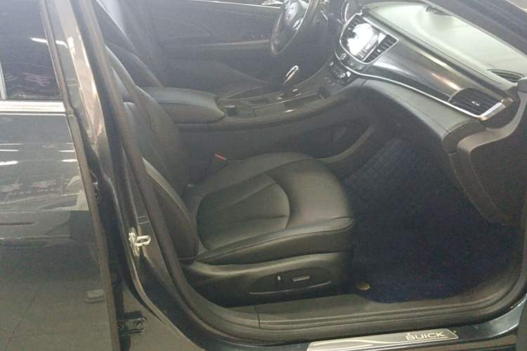 Used Buick LaCrosse 2021 652T Luxury Model Right Front Seat