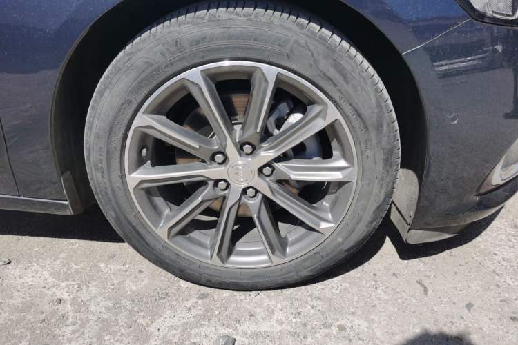 Used Buick LaCrosse 2021 652T Premium Edition Right Front Wheel Hub