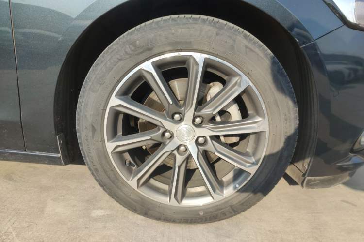 Used Buick LaCrosse 2021 652T Premium Edition Right Front Wheel Hub