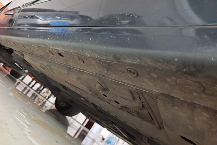 Used Buick LaCrosse 2021 652T Luxury Model Right Side Sill