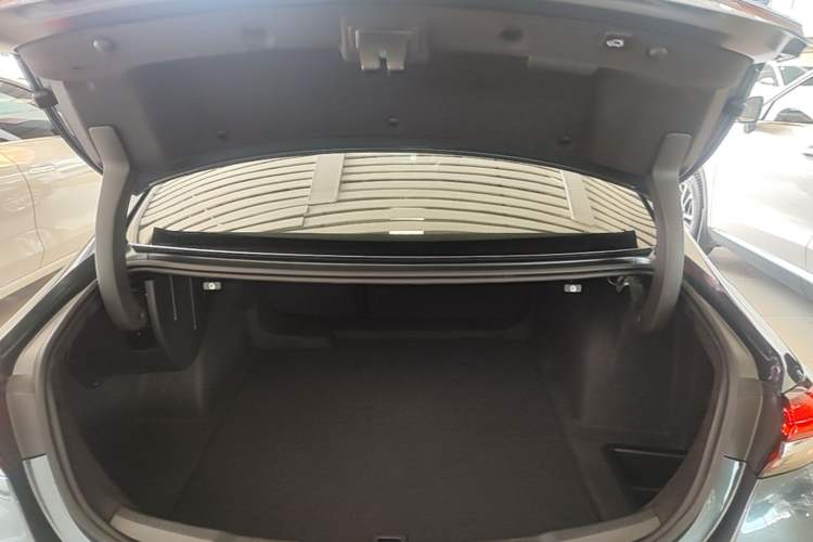 Used Buick LaCrosse 2021 552T Luxury Version Trunk