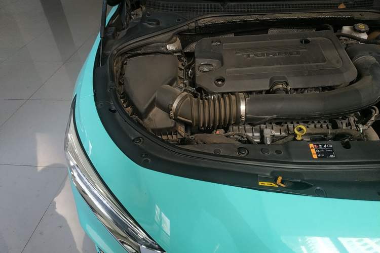 Used Buick LaCrosse 2021 652T Luxury Model Engine Bay Right