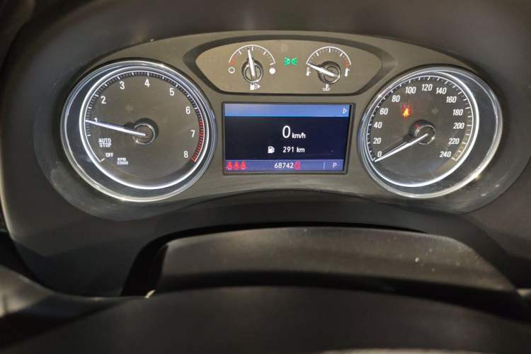 Used Buick LaCrosse 2021 652T Luxury Model Odometer Close Up