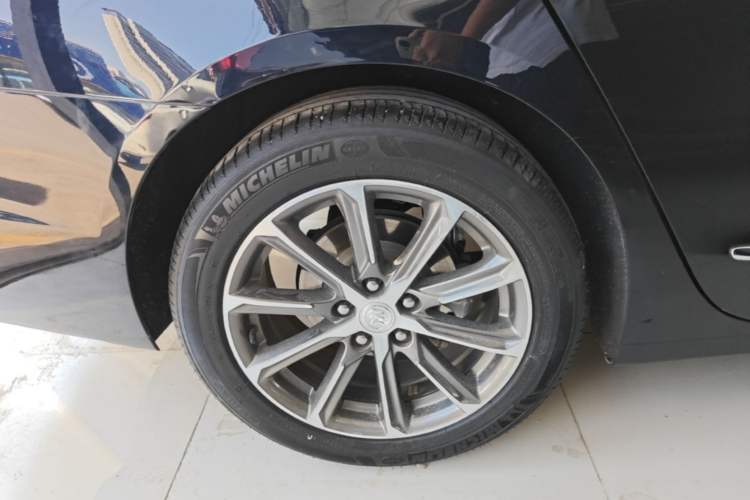 Used Buick LaCrosse 2021 652T Luxury Model Right Rear Wheel Hub