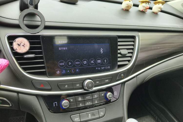 Used Buick LaCrosse 2021 652T Luxury Model Audio And AC Panel